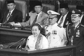 Pemulihan ekonomi berlanjut Presiden Dra. Hj. Megawati Soekarnoputri (2001 s.d. 2004)