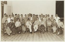 Foto Bersama Anggota Fraksi Nasional Volksraad
