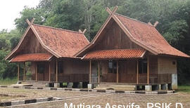 Arsitektur Rumah Adat Sunda Model Badak Heuay