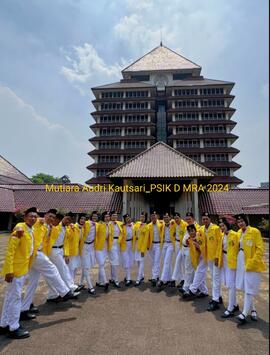 Foto Formasi Inti 17 Paskibra Universitas Indonesia di Halaman Rektorat pada Dirgahayu RI tahun 2024
