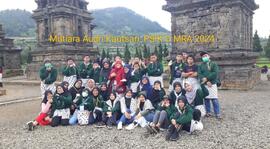 Foto Kelas 8.11 di Candi Arjuna Jawa Tengah pada Kegiatan Field Trip tahun 2020