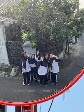 Kegiatan Nabila bersama temannya saat lari pagi